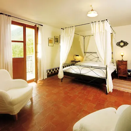 Fattoria L'amorosa 3*
